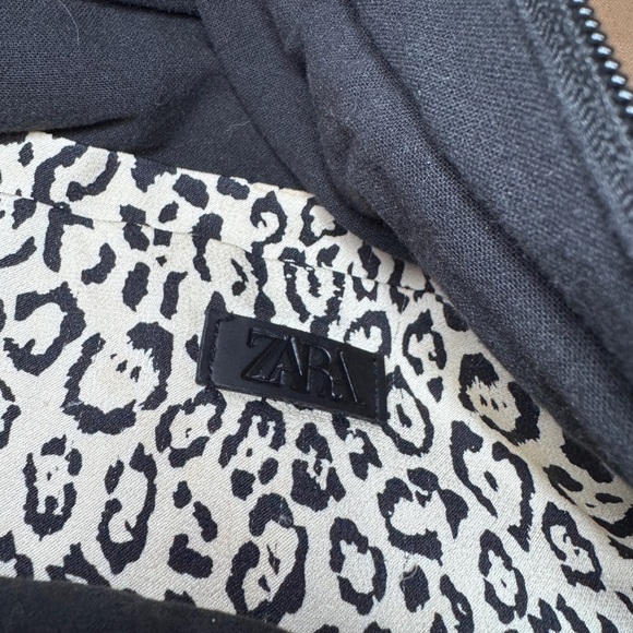 ZARA Leopard Print Quilted Pillowy Tote Bag - Picture 4 of 4